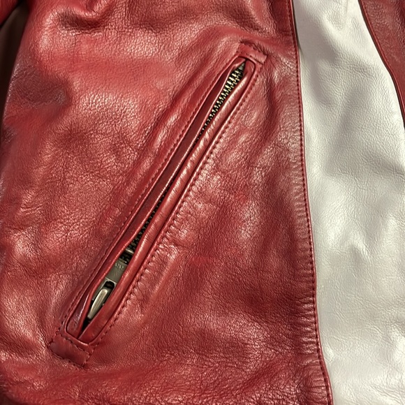 NWT men’s burgundy heavy leather jacket. Very well designed with brass zippers - Picture 7 of 16